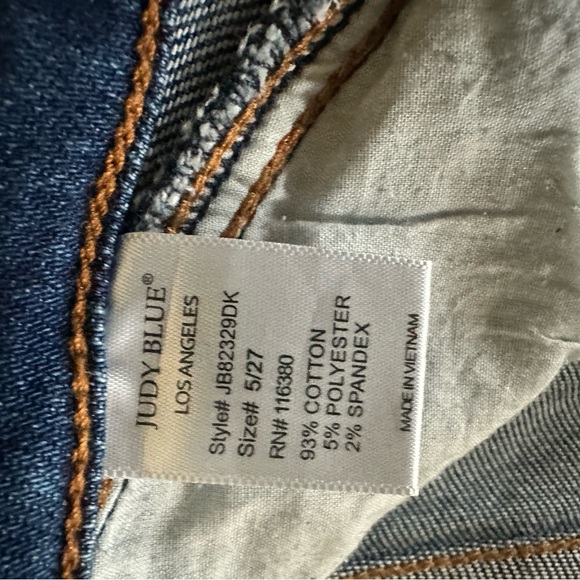 Judy Blue Ankle Cropped Blue Jeans in vintage “Lawman” jean style - Picture 7 of 10